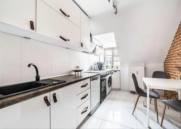 Wroniecka In Center *